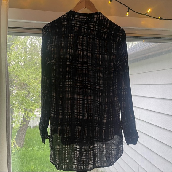 Aritzia Wilfred Free button down top - Picture 3 of 4